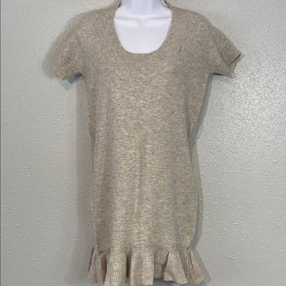 BCBGMAXAZRIA Beige/Gray Short Sleeve Sweater Dress Ruffle Hem Knit Wool/Cashmere - Picture 1 of 11